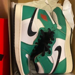 AJ1s LUCKY GREEN